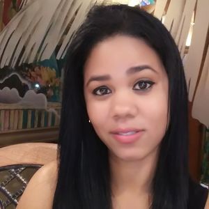 Meet your Posher, Claudia esther